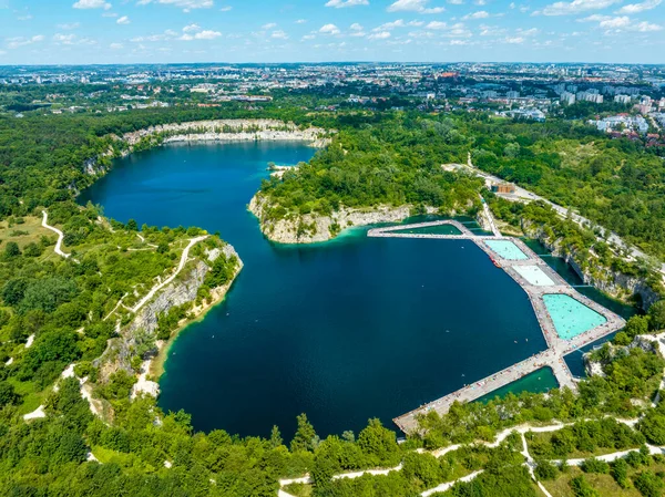 Zakrzowek Krakow Poland 석회암 대신가파른 호수에서 노젓는 수영장 일광욕을 새로운 — 스톡 사진