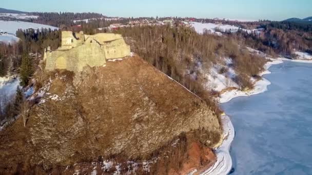 Rovine Del Castello Medievale Czorsztyn Polonia Aerial Panning Video Inverno — Video Stock