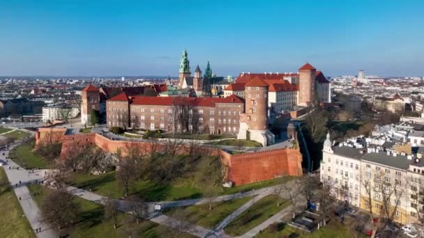 Królewska Gotycka Katedra Wawelu Krakowie Renesansową Kaplicą Zygmunta Złotą Kopułą — Wideo stockowe