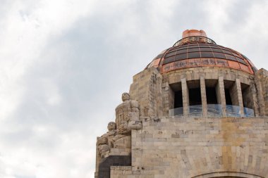 Ciudad de Mexico 'daki güzel Ulusal Devrim Müzesi. Ünlü anıt.