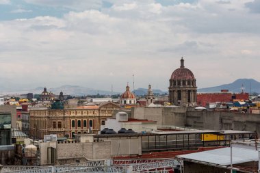Centro Cultural de Espana 'dan Zocalo' ya ve Ciudad de Mexico 'daki diğer merkez binalara güzel bir hava manzarası.. 