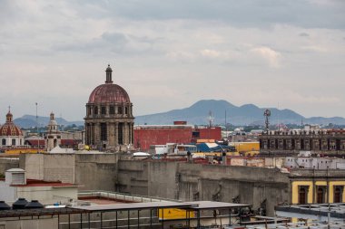 Centro Cultural de Espana 'dan Zocalo' ya ve Ciudad de Mexico 'daki diğer merkez binalara güzel bir hava manzarası.. 