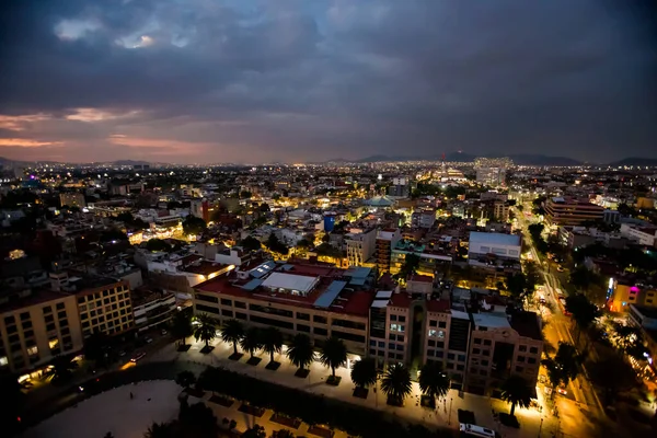 Auringonlasku Hämärä Yönäkymä Kauniista Kansallismuseosta Ciudad Mexicossa Kuuluisa Muistomerkki — kuvapankkivalokuva