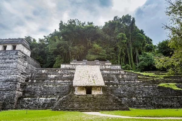 Belas Pirâmides Palenque Sítio Arqueológico México Paisagem Vívida Foto — Fotografia de Stock
