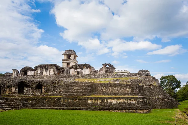 Belas Pirâmides Palenque Sítio Arqueológico México Paisagem Vívida Foto — Fotografia de Stock