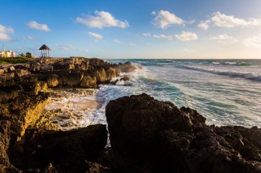 Güneşli bir günde Meksika 'daki Cozumel Adası' nda çekilen güzel manzara fotoğrafı..
