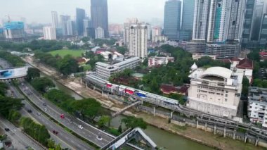 Bukit Bintang, Kuala Lumpur, Malezya - 13 Kasım 2022: Hava manzaralı KL Monorail deposu