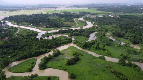Gün Içinde Hava Rotasyonu Görüntüleme Eğrisi Sungai Perai Nehri — Stok video