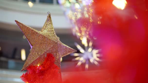 Zamknij Się Złoty Gwiazda Dekoracji Podczas Świąt Bożego Narodzenia Mrugnięciem — Wideo stockowe