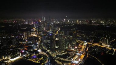 Lembah Pantai, Kuala Lumpur, Malezya - 9 Kasım 2022: İHA geceleyin Bangsar 'ı vurdu