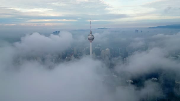 Bukit Bintang Kuala Lumpur Malaysia 2022 Drohnenschuss Über Niedriger Wolke — Stockvideo