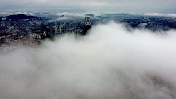 マレーシアのクアラルンプール ブキッ ビンタン2022年11月12日 Trx 106超高層ビルに向けてゆっくりと雲の上を移動 — ストック動画