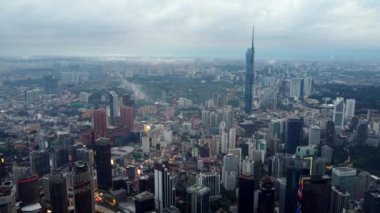 Bukit Bintang, Kuala Lumpur, Malezya - 12 Kasım 2022: Hava manzaralı Bukit Bintang gökdeleni, Zaman Meydanı, PNB 118