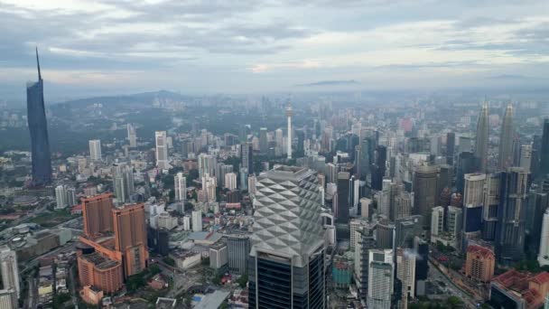 マレーシアのクアラルンプール ブキッ ビンタン 2022年12月2日 空中ビュープルバックはTrx 106超高層ビルを明らかに — ストック動画
