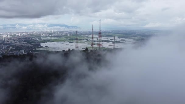 Aerial Fly Morning Low Cloud Telecommunication Tower Hill Top Bukit — Video