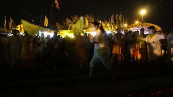 Butterworth Penang Malaysia Oct 2022 Devotees Carry Statue Walk Fire — 비디오