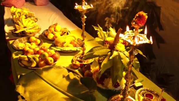 Tilt Oil Lamp Offering Hindu Ritual — Stockvideo