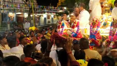 Georgetown, Penang, Malezya - Şubat 06 2023: Fanatikler Lord Muruga 'ya adak taşırlar