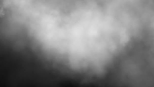暗闇の中で白い雲のアニメーションを飛ぶ 2Dコンピュータレンダリングモーショングラフィック — ストック動画