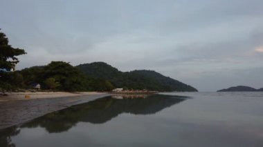 Permatang Damar Laut, Penang kıyı şeridi üzerinde yavaş hareket