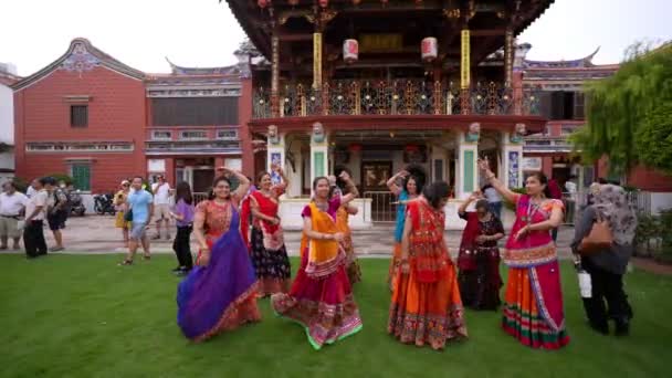 Georgetown Penang Malaysia Jul 2023 Indiska Dansare Framför Cheah Kongsi — Stockvideo