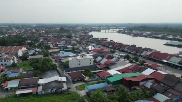 Une Vue Aérienne Ville Kuala Kurau Avec Une Rivière Qui — Video