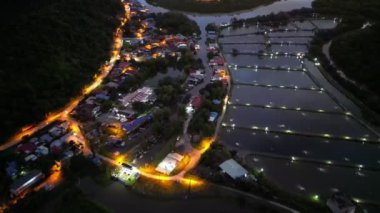 Hava manzaralı Bukit Tambun, Penang balıkçı köyü.
