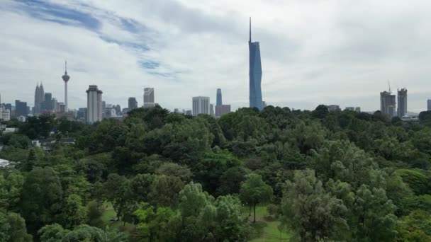 쿠알라룸푸르 말레이시아 2023 건물과 식물원 Intertwines — 비디오