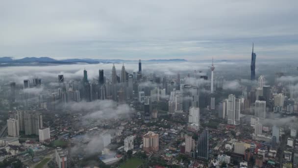 Působivá Scéna Kuala Lumpur Pohled Město Nízko Visící Mraky — Stock video