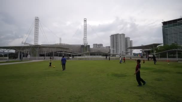 Bayan Lepas Penang Malezja Sierpnia 2023 Grupa Osób Grająca Piłkę — Wideo stockowe