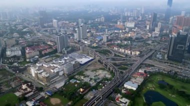 Bukit Bintang, Kuala Lumpur, Malezya - 06 Aralık 2023: My Town alışveriş merkezinin çarpıcı hava görüntüleri.