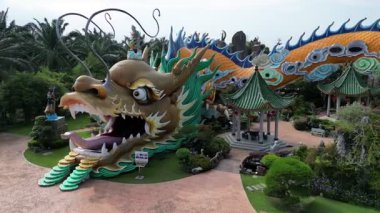 Yong Peng, Johor, Malezya - 30 Mayıs 2024: Fortune Dragon Tapınağının Kuş Gözü