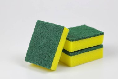 Beyaz arkaplanda izole edilmiş viski briti.