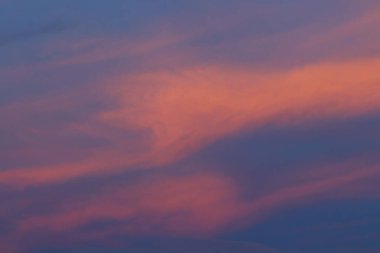 Gün batımında bulutların güzelliği.