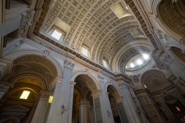 ナポリ イタリア 2023年2月2日 コロナータ マドレ ブオン コンシリオのキリスト教大聖堂の外観 グッドカウンセルの母大聖堂 — ストック写真