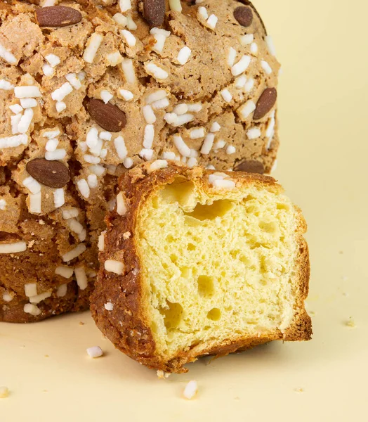 Słodkie Ciasto Wielkanocne Nazywa Colomba Migdałów Cukru — Zdjęcie stockowe