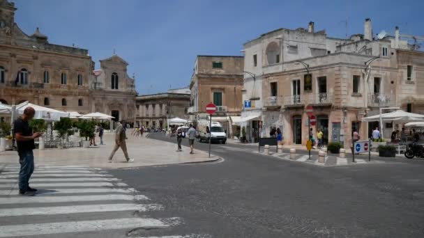 Ostuni Itálie Červen 2023 Neurčité Osoby Kráčející Městě Ostuni Názvem — Stock video