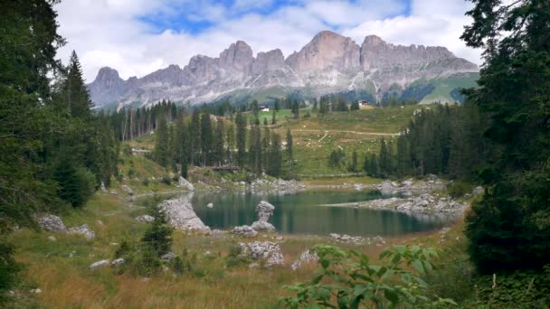 Lago Alpino Carezza Val Ega Bolzano Tirol Sul Itália — Vídeo de Stock