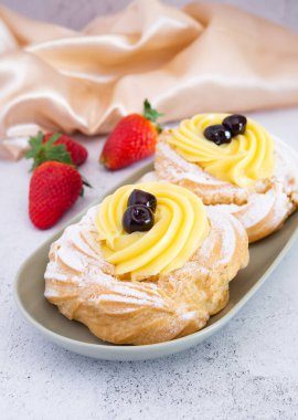 zeppola di san denilen tipik katmerli dondurma pasta giuseppe