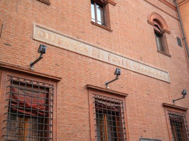 Bologna - İtalya - 9 Ağustos 2024: The Opera Pia dei Poveri Vergognosi, Bologna 'daki en eski hayır kurumlarından biridir..