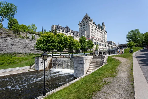 Fechadura Canal Frente Fairmont Chateau Laurier Hotel Ottawa Ontário Canadá — Fotografia de Stock