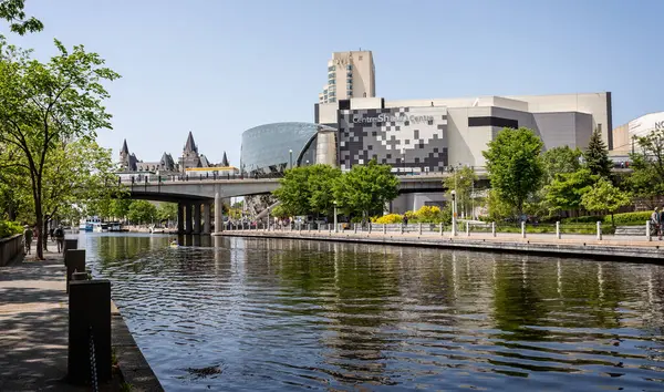 stock image The Shaw Centre alongside the Rideau Canal in downtown Ottawa, Ottawa, Ontario, Canada on 27 May 2023