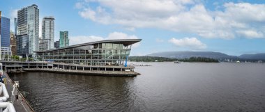30 Mayıs 2023 'te Vancouver, British Columbia, Kanada' da Vancouver Kongre Merkezi ve liman kenti Panorama