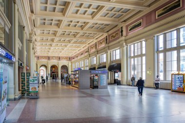 30 Mayıs 2023 'te Vancouver, British Columbia, Kanada' daki Rıhtım Tren İstasyonu 'nda.