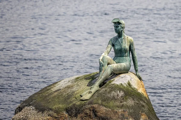 Girl Wetsuit Statue Rock Stanley Park Vancouver British Columbia Canada — Stock Photo, Image