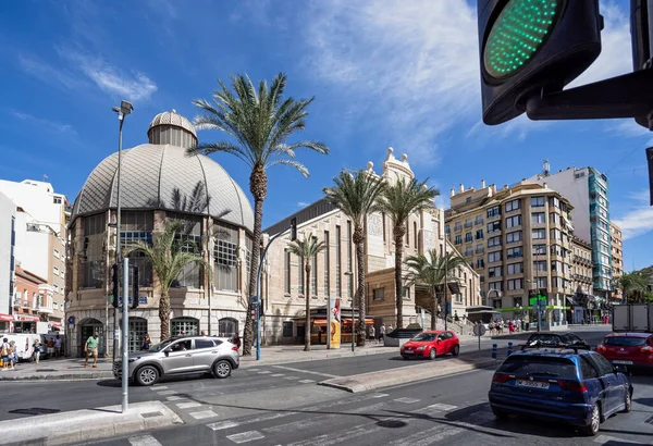 29 Ağustos 2023 tarihinde İspanya 'nın Alicante kentindeki Art Deco Mercado de Abastos binası