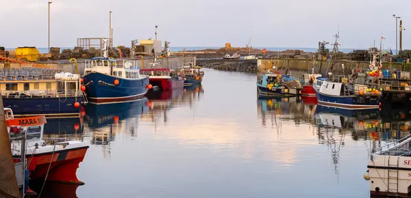 Fishing Vessels Moored Seahouses Harbour Sunset Seahouses Northumberland September 2023 — Stock Photo, Image