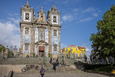 19 Ekim 2023 'te Portekiz, Porto' da mavi azulejos fayanslı Santo Ildefonso Kilisesi