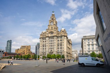 21 Mayıs 2024 'te İngiltere, Merseyside, Liverpool' daki Royal Liver Binası.