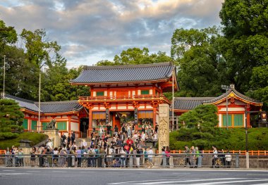 Yasaka jinja nishiro mon gate to Yasaka Shrine in Gion district of Kyoto, Japan on 27 September 2024 clipart